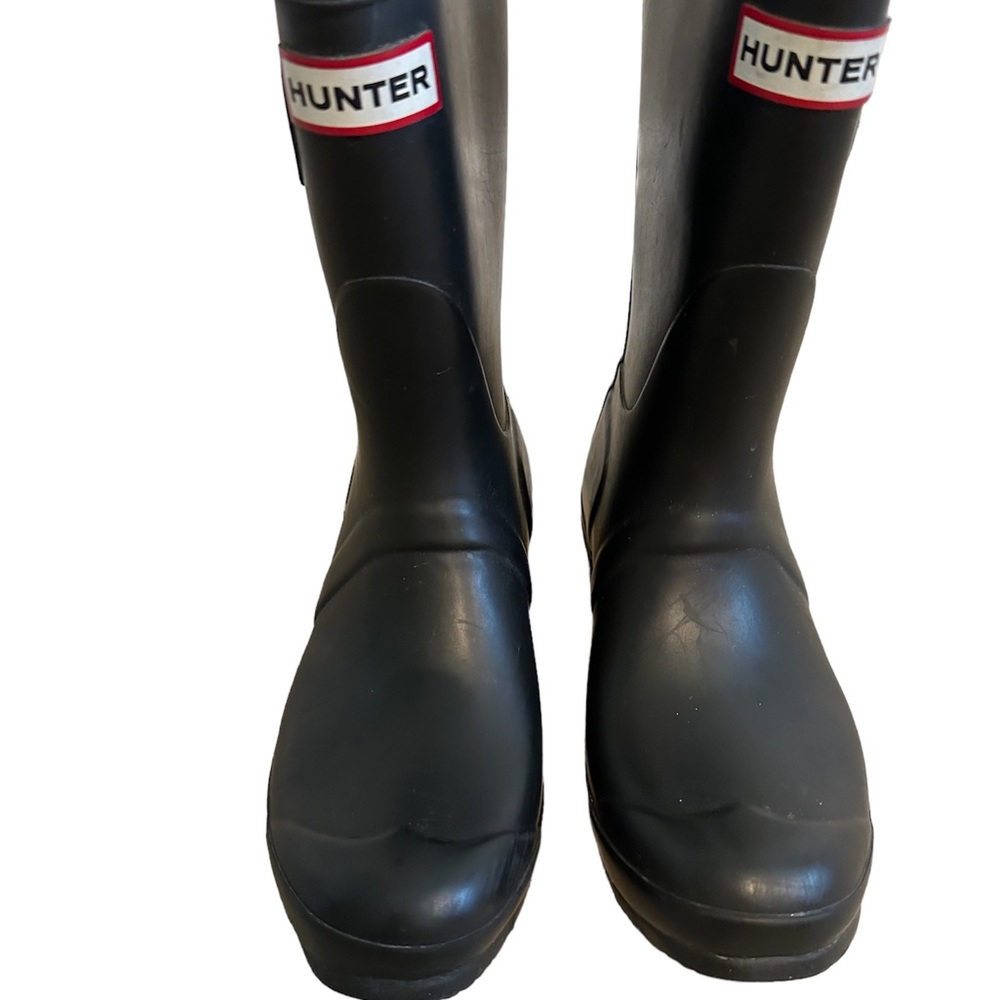 Hunter original short W23758 Black- 6 with cozy insert sock. In great condition